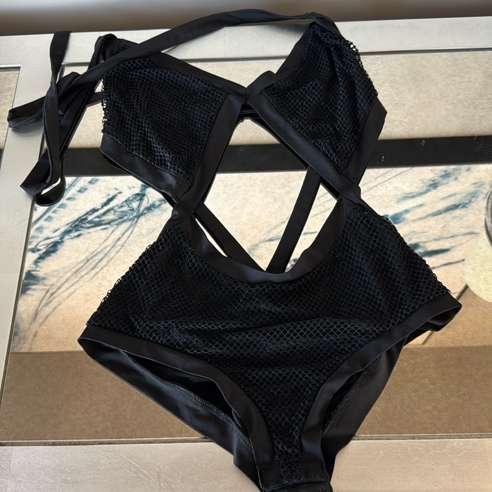 Pole bodysuit fishnet